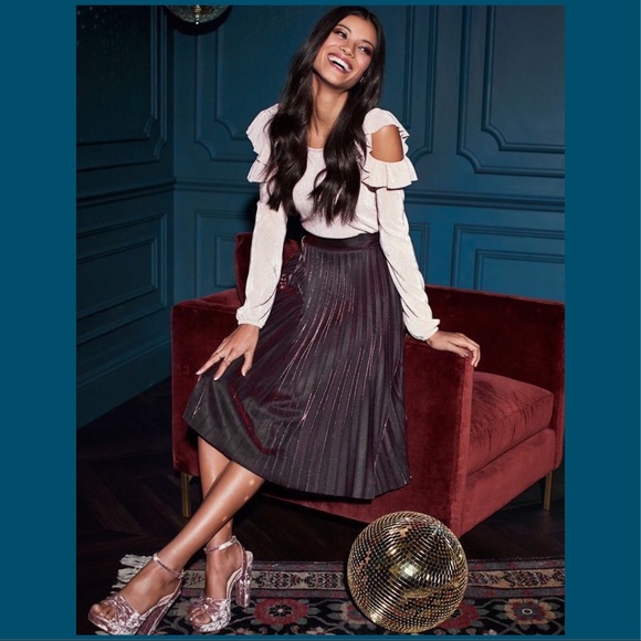 LC Lauren Conrad Dresses & Skirts - LC Runway Collection Pleated Metallic Midi Skirt